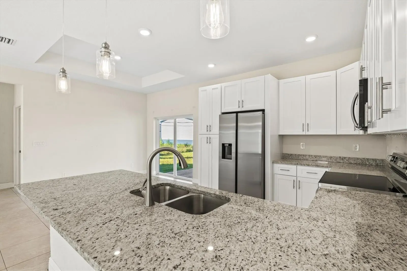 1251 PAPILLON ST