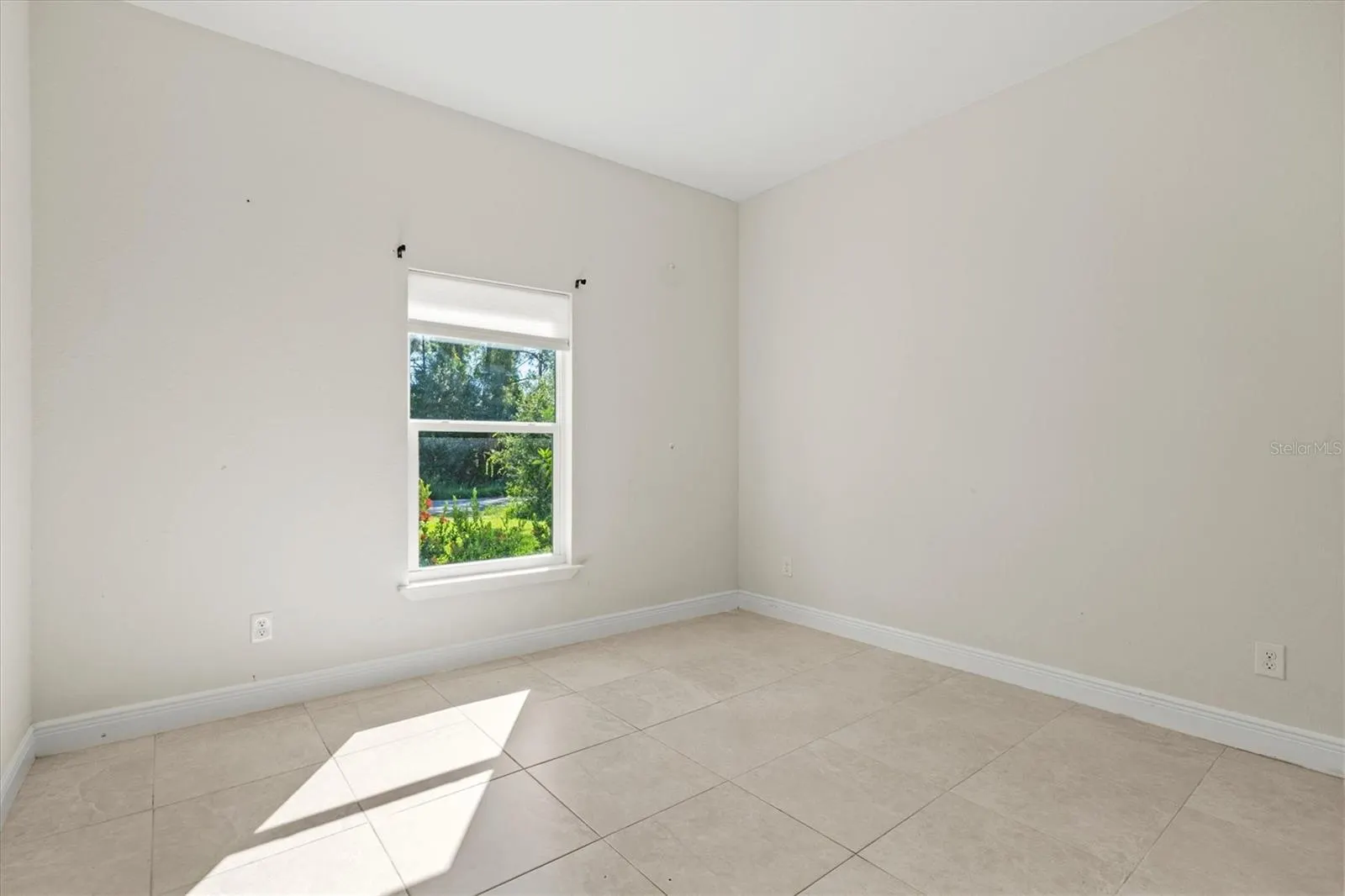 1251 PAPILLON ST