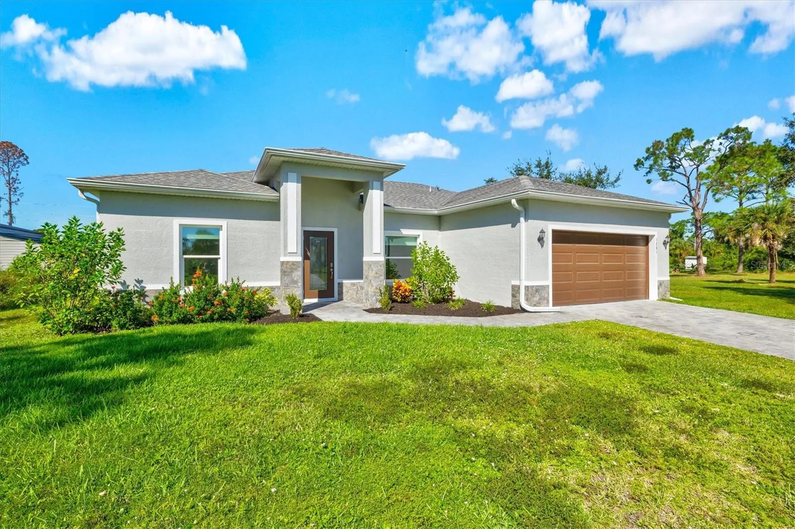 1251 PAPILLON ST