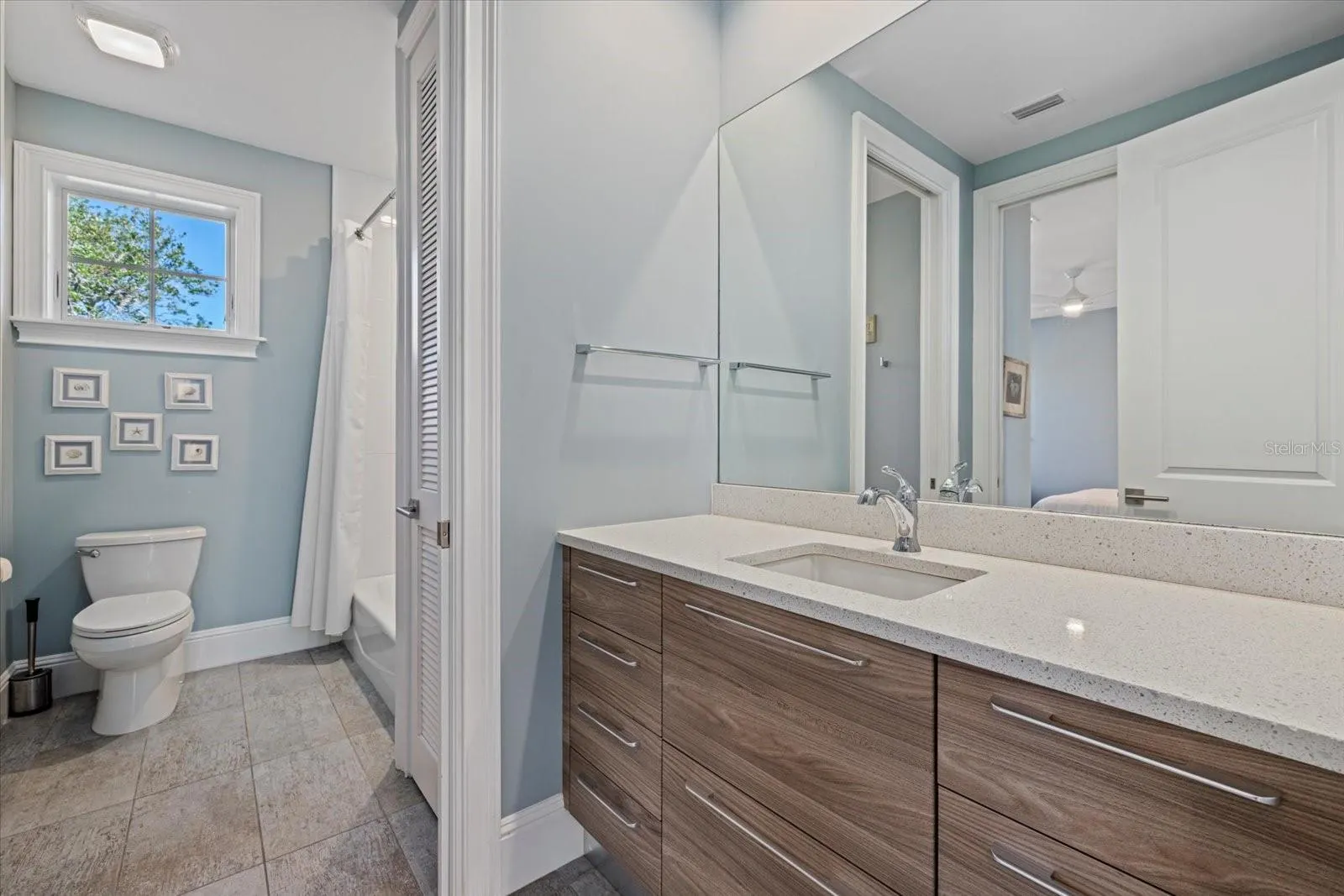 5246 AVENIDA DEL MARE