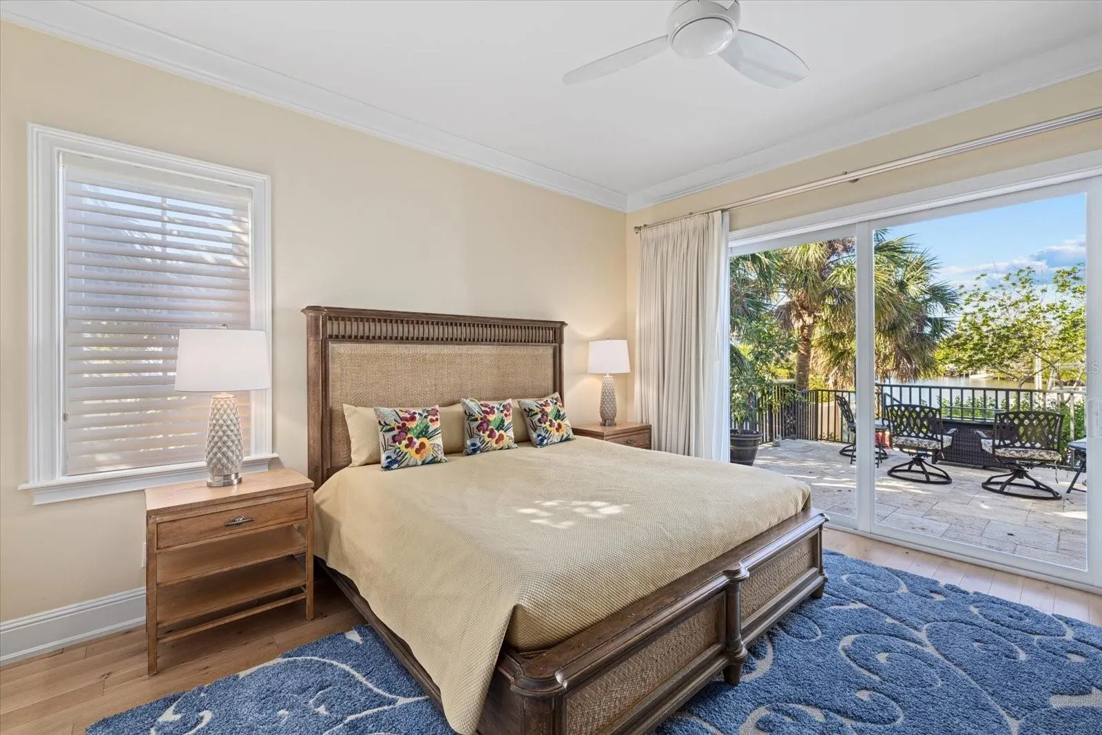 5246 AVENIDA DEL MARE