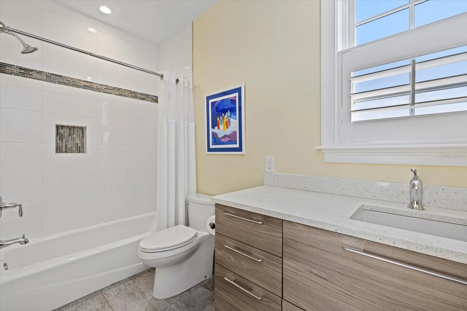 5246 AVENIDA DEL MARE