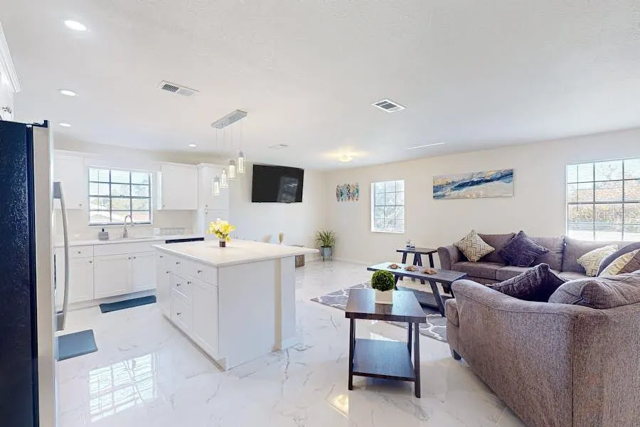 4207 5TH AVE W