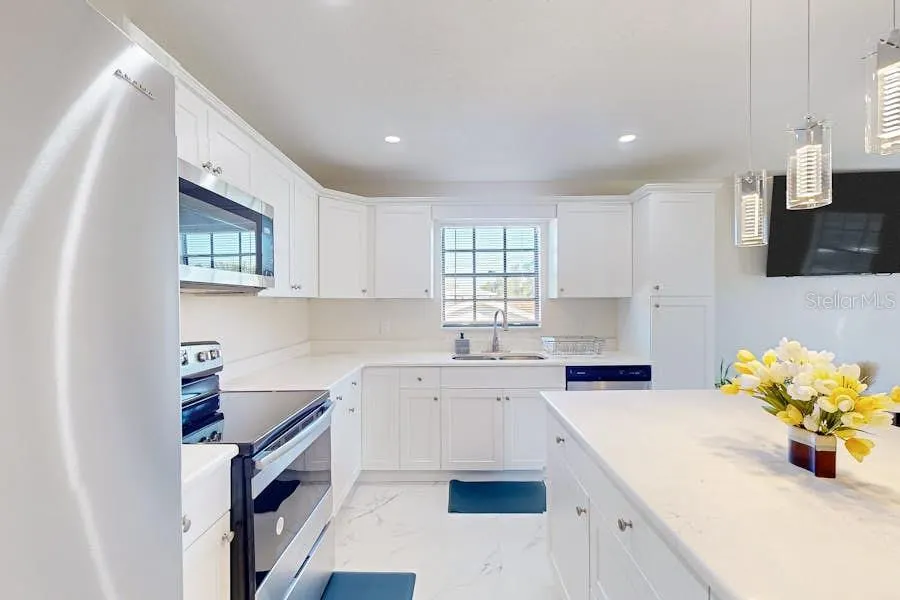 4207 5TH AVE W