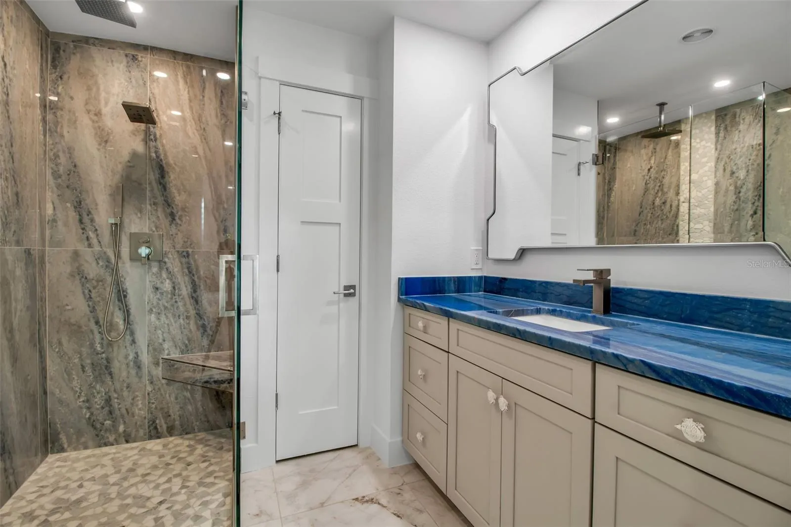 602 FAIR WINDS DR #602, #602