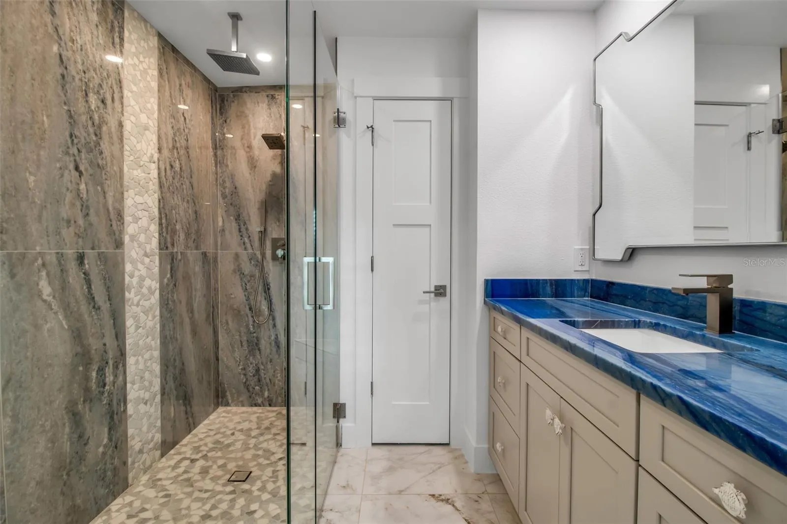 602 FAIR WINDS DR #602, #602