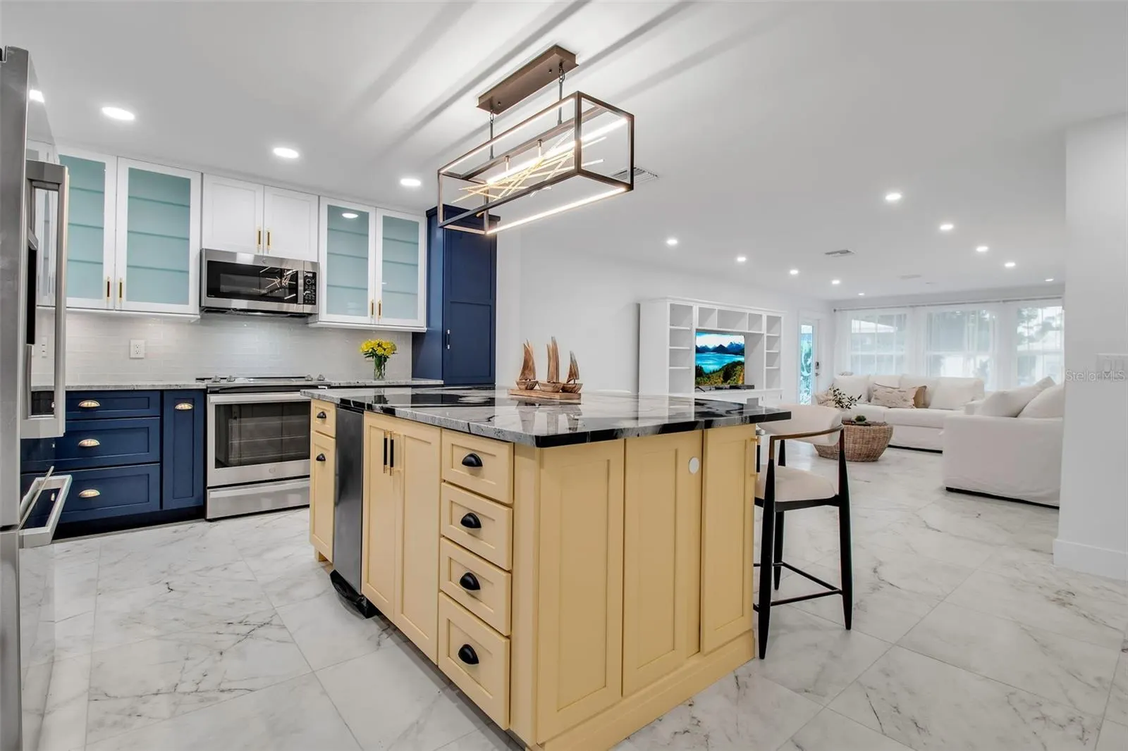 602 FAIR WINDS DR #602, #602