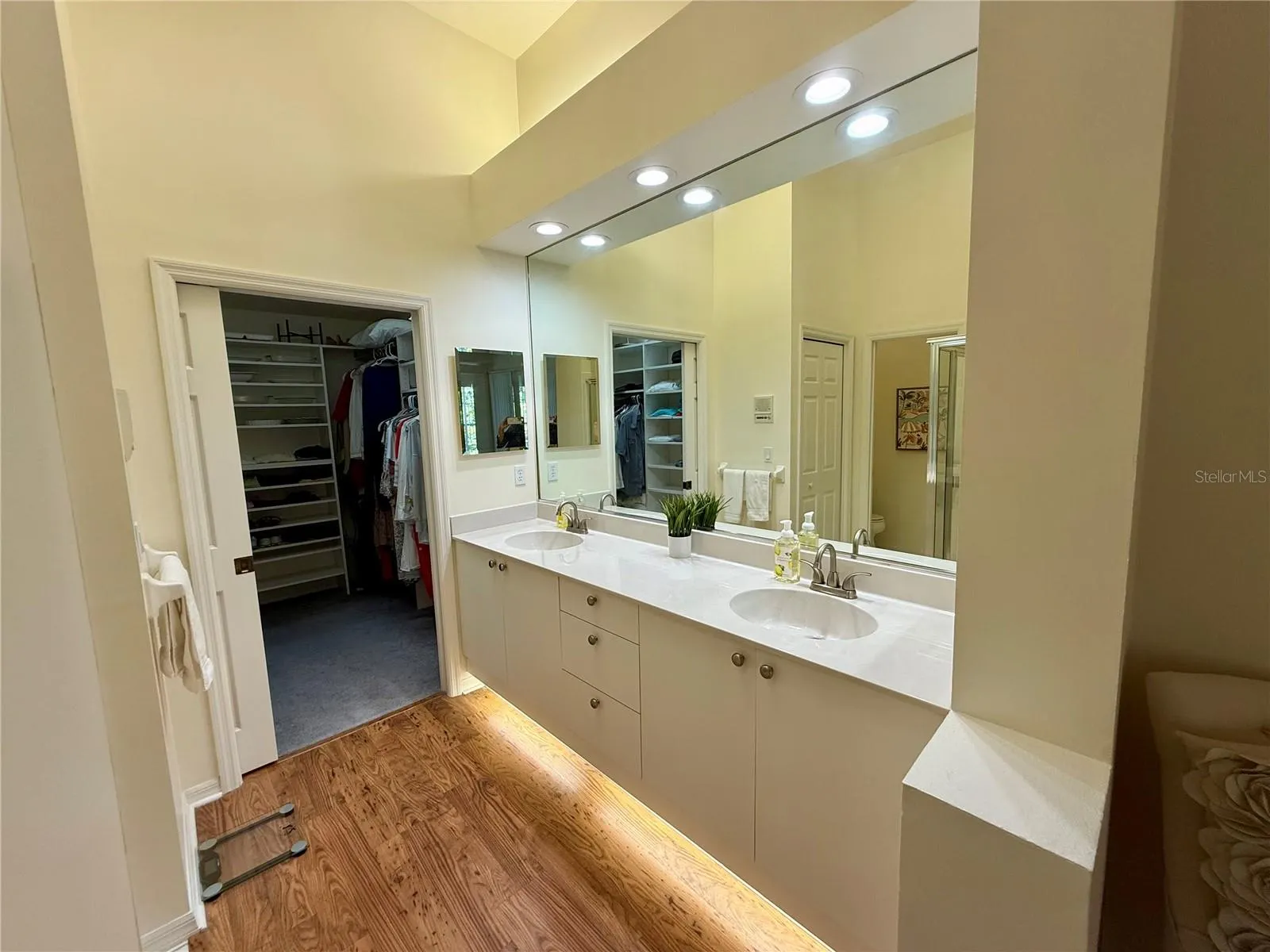 7628 WHITEBRIDGE GLN