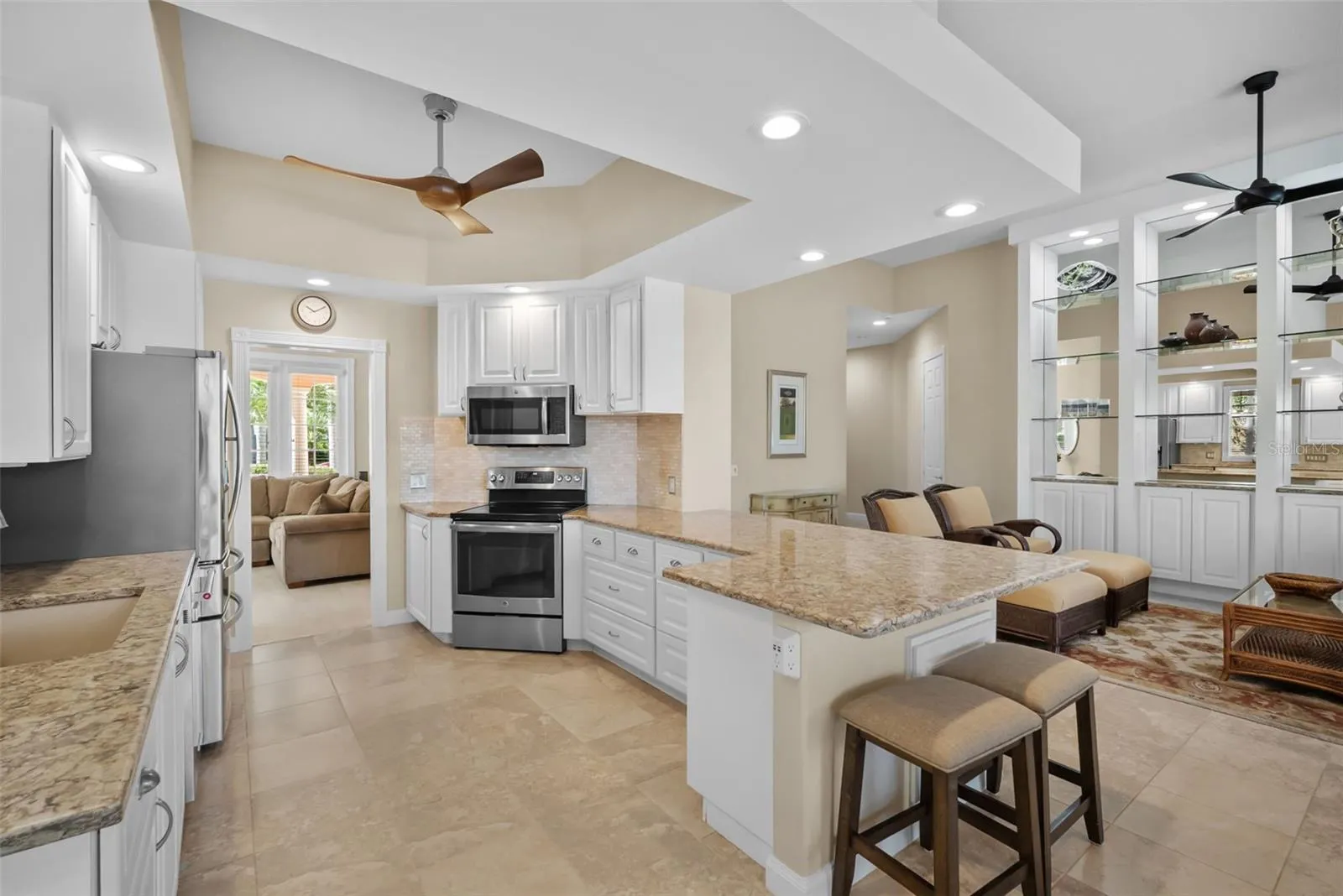 5785 VALENTE PL