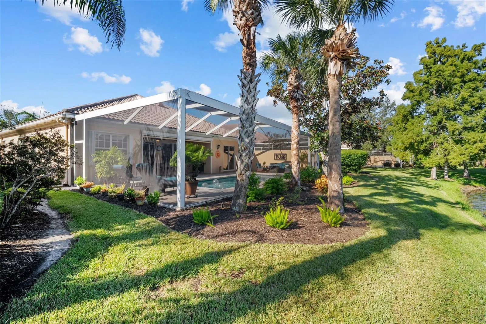 5785 VALENTE PL