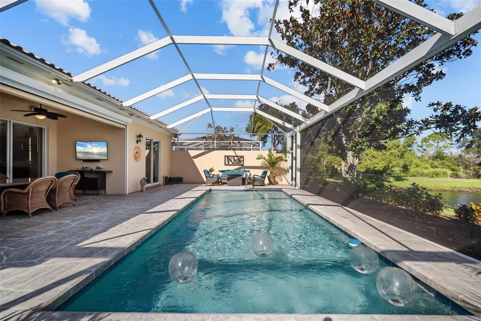 5785 VALENTE PL