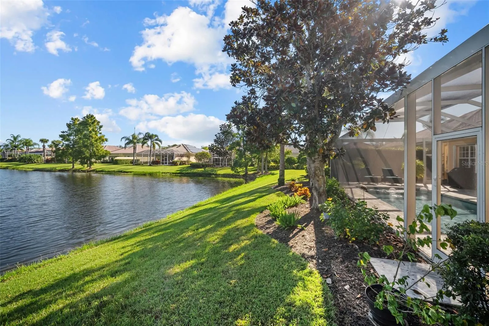 5785 VALENTE PL