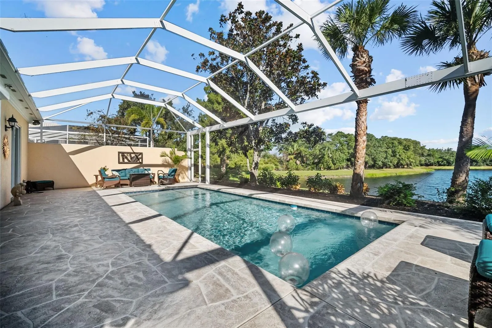 5785 VALENTE PL