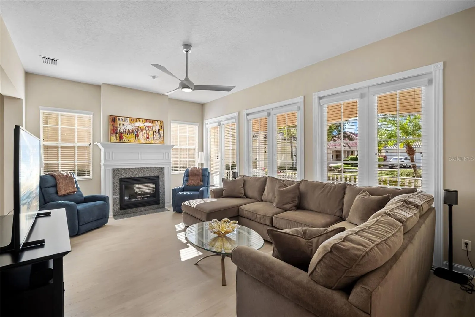 5785 VALENTE PL