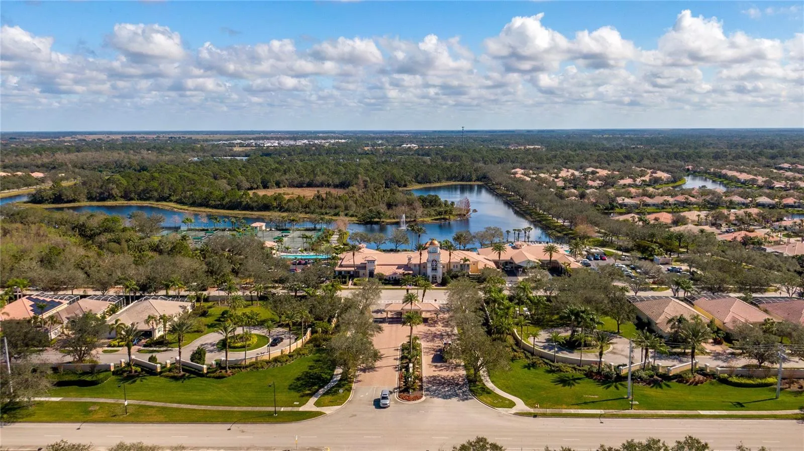 5785 VALENTE PL