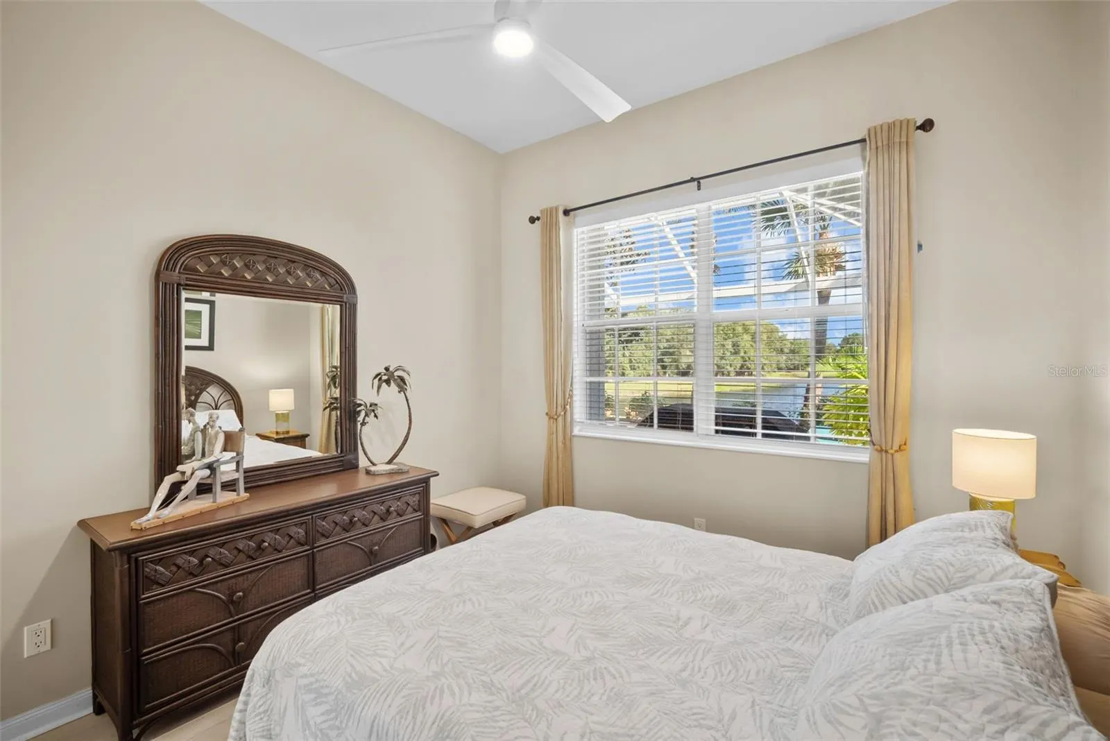5785 VALENTE PL