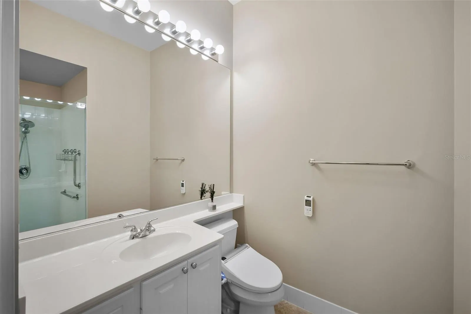5785 VALENTE PL