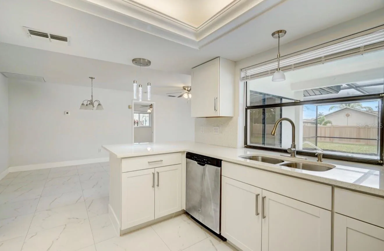 2214 SE 13TH ST