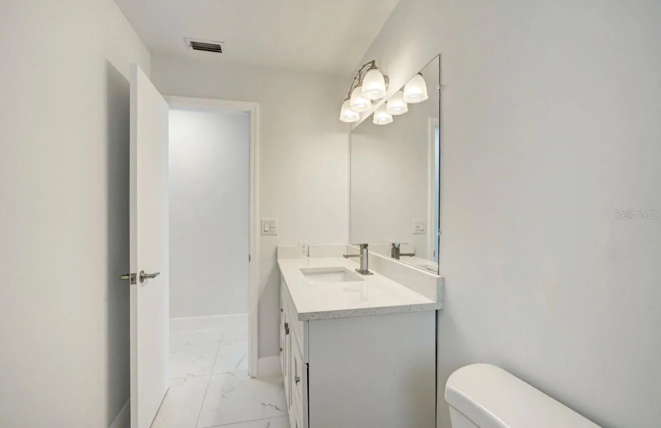 2214 SE 13TH ST