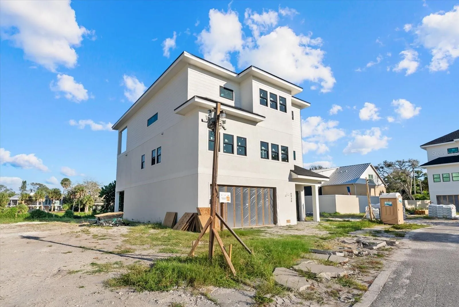 6913 BOCHI CIR