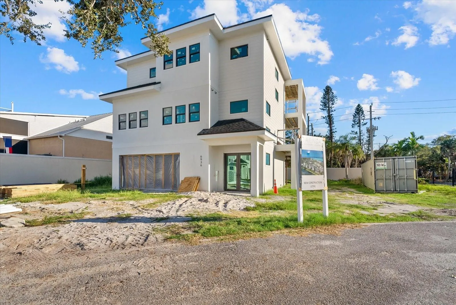 6913 BOCHI CIR