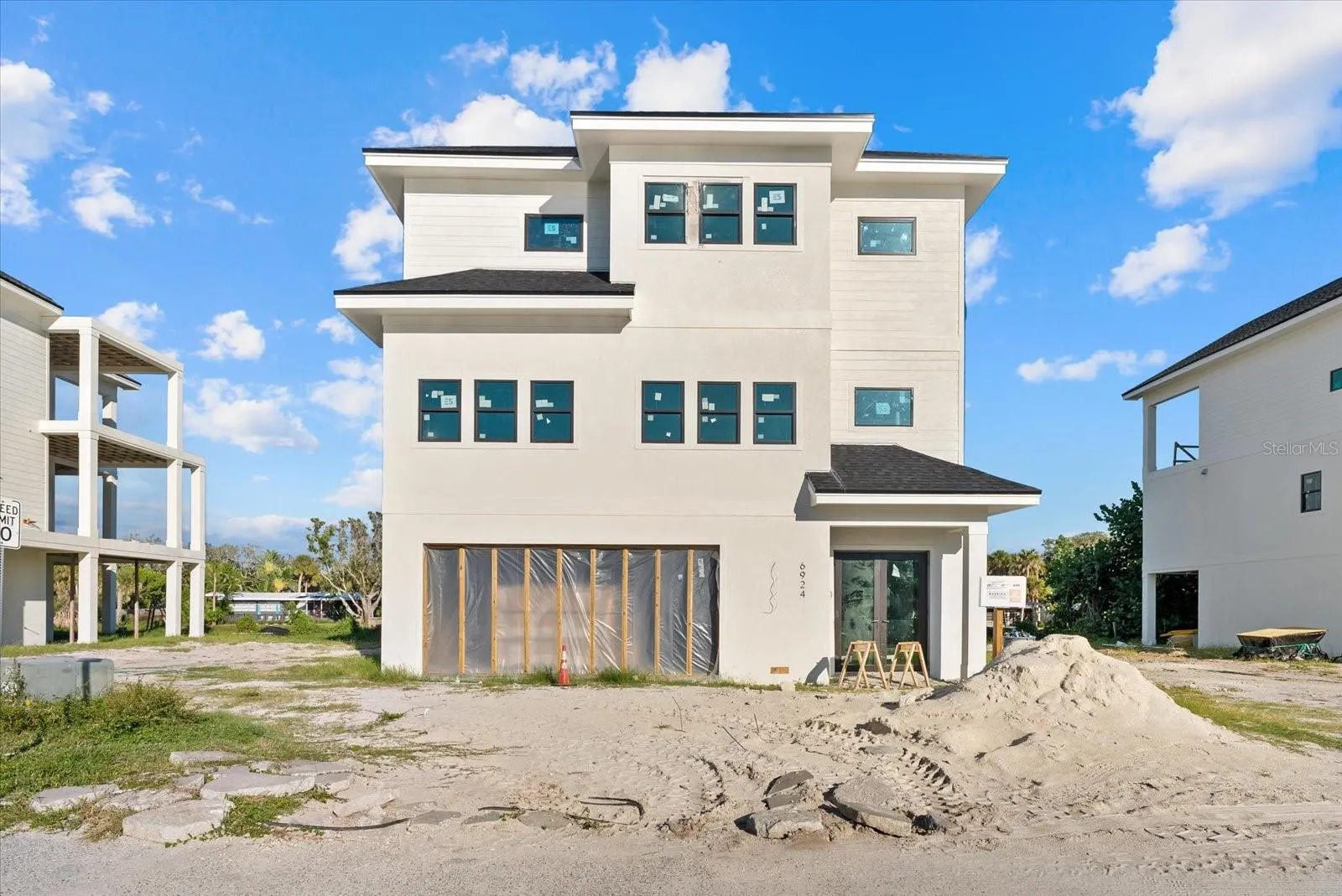 6913 BOCHI CIR