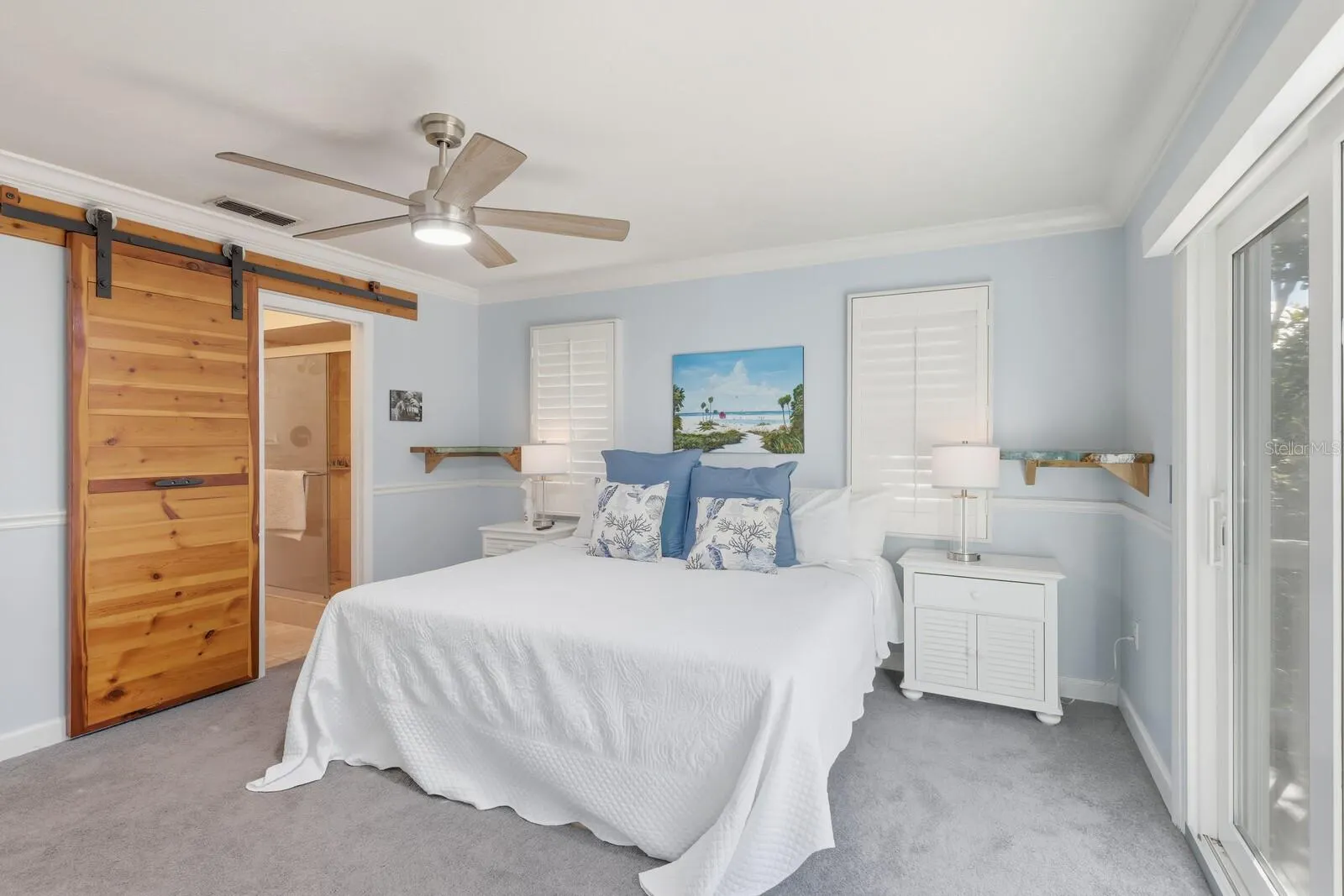 221 ISLAND CIR
