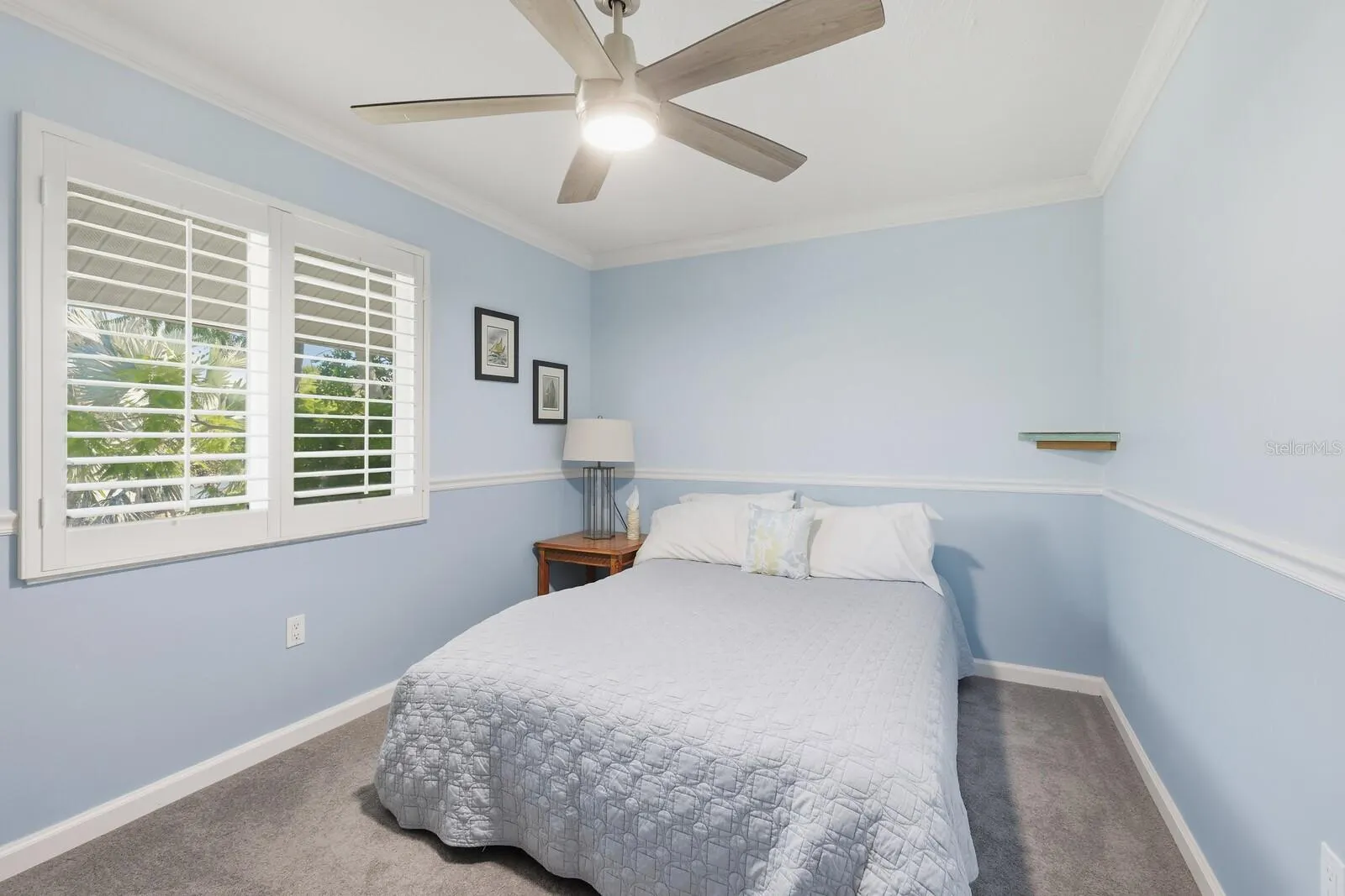 221 ISLAND CIR