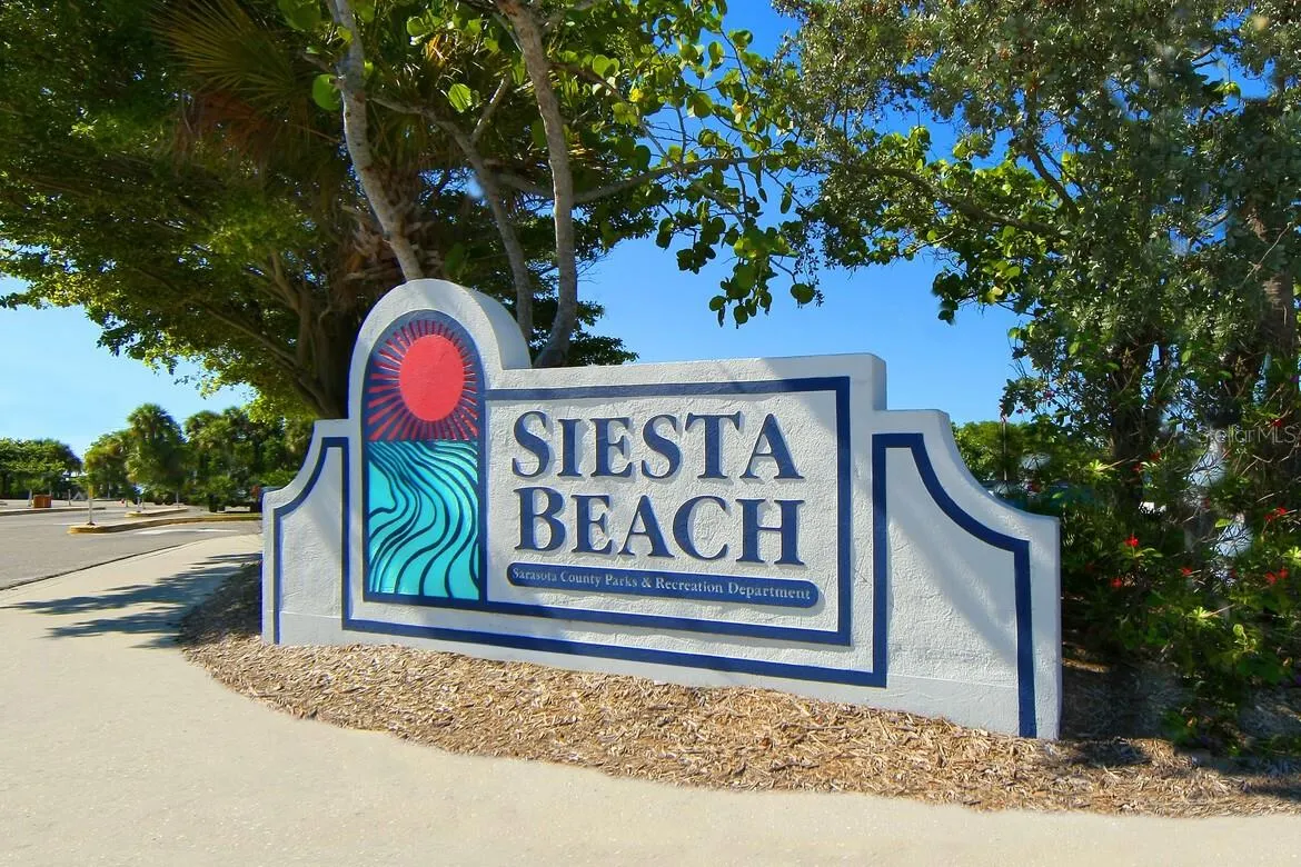 221 ISLAND CIR