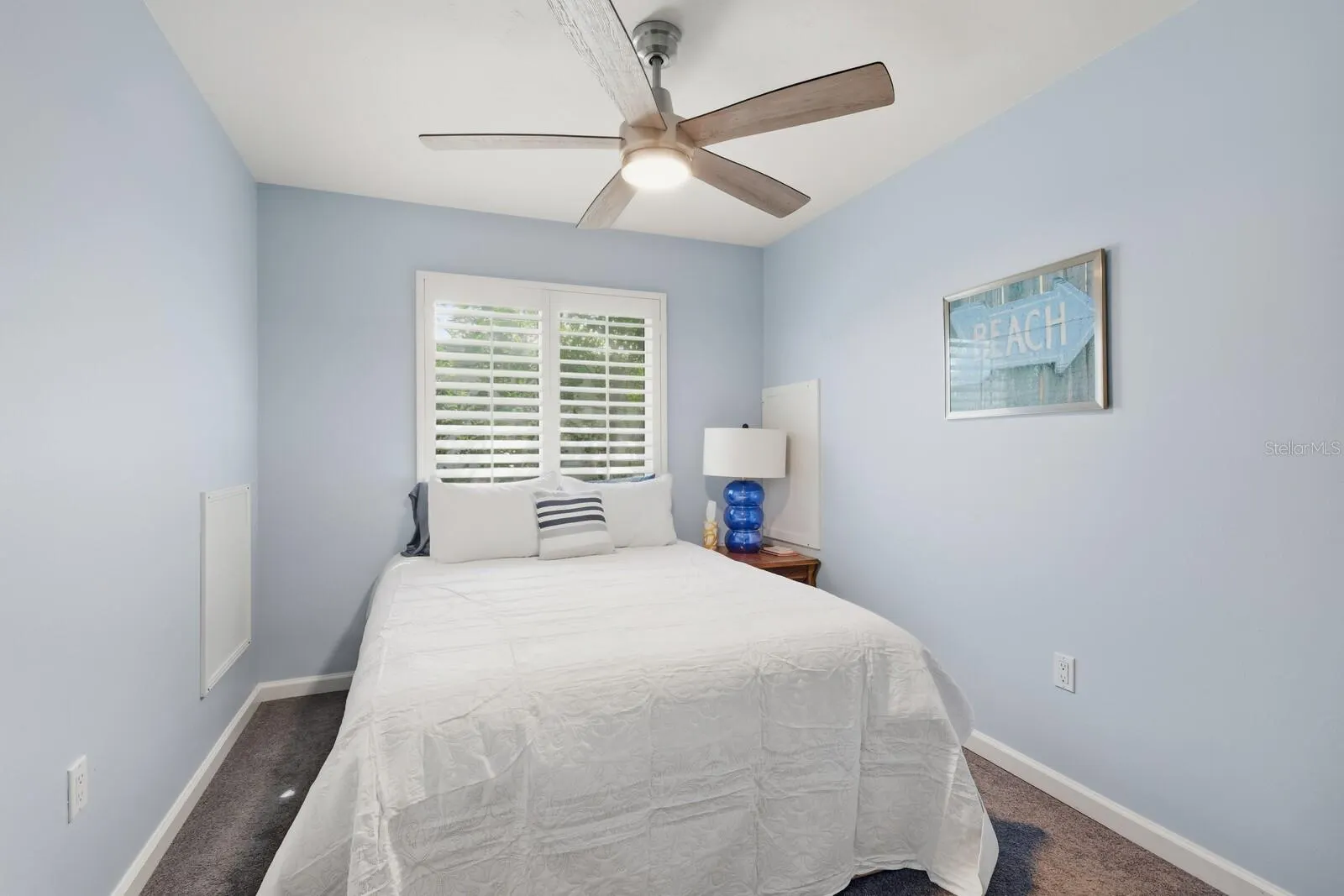 221 ISLAND CIR