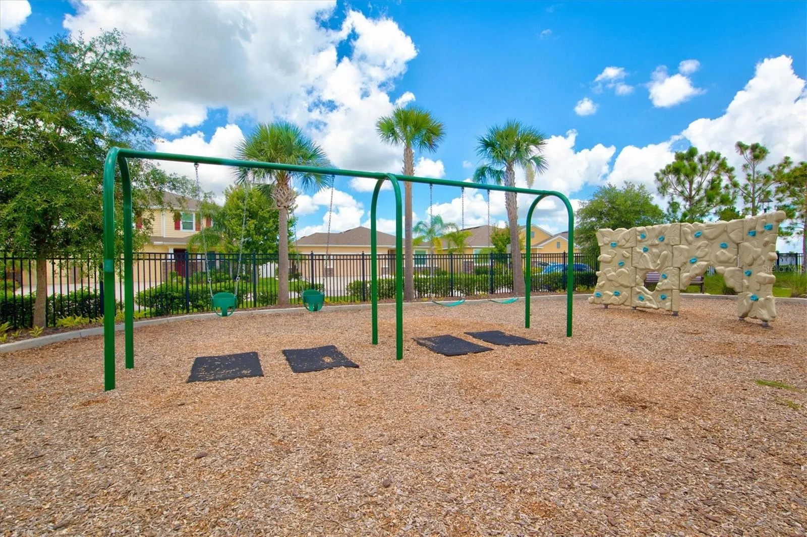 224 LONE DOVE LN