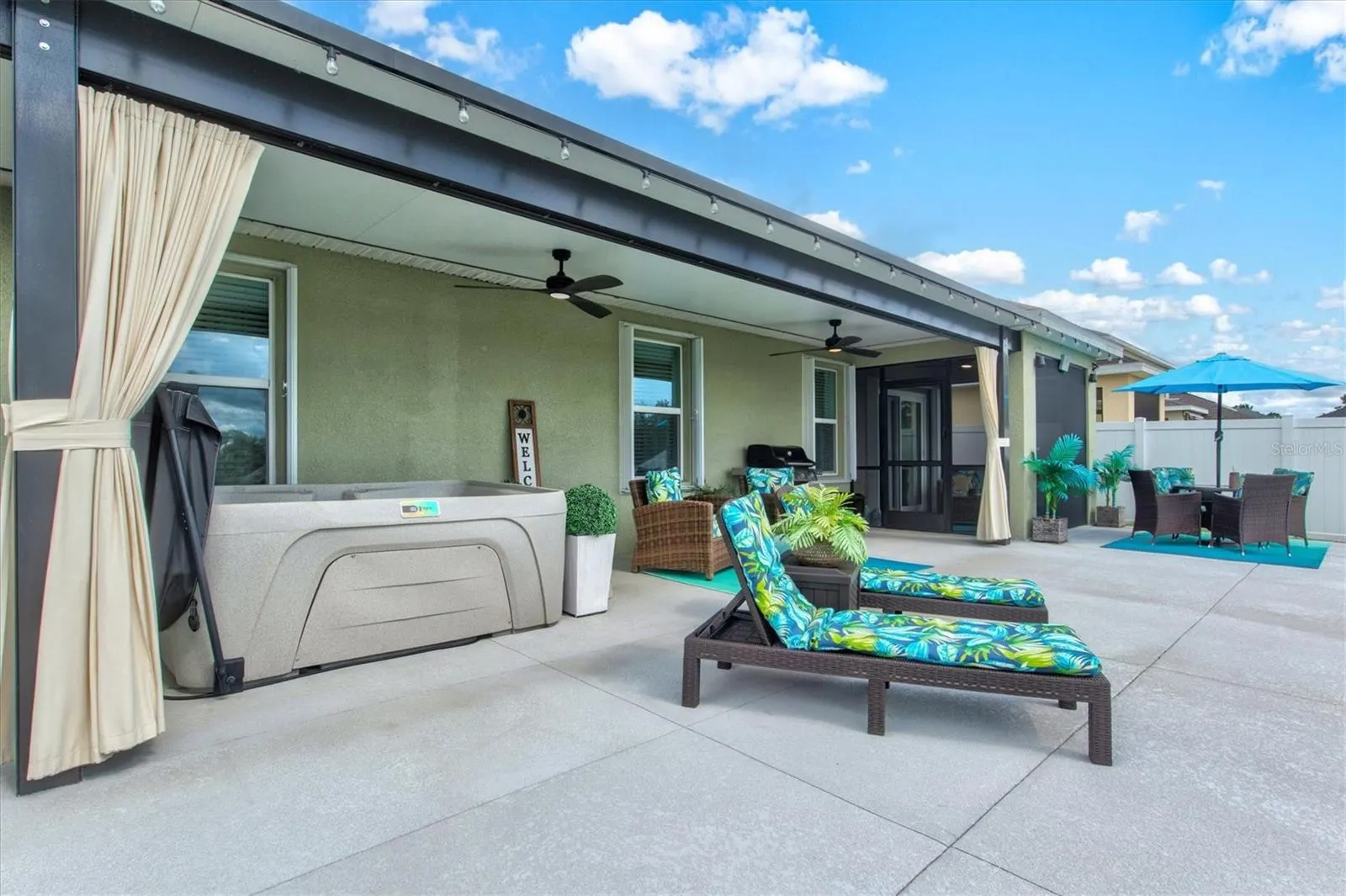 224 LONE DOVE LN