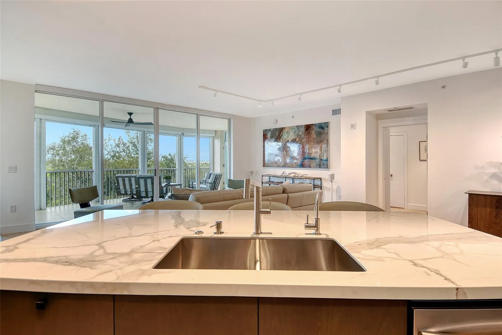 401 NORTH POINT RD #404, #404