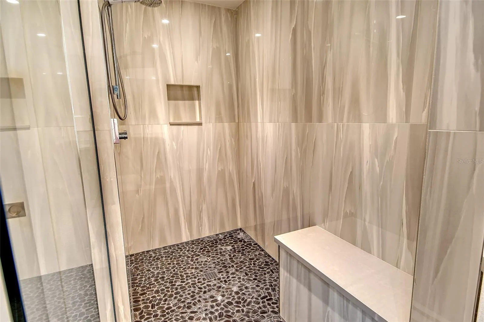 401 NORTH POINT RD #404, #404