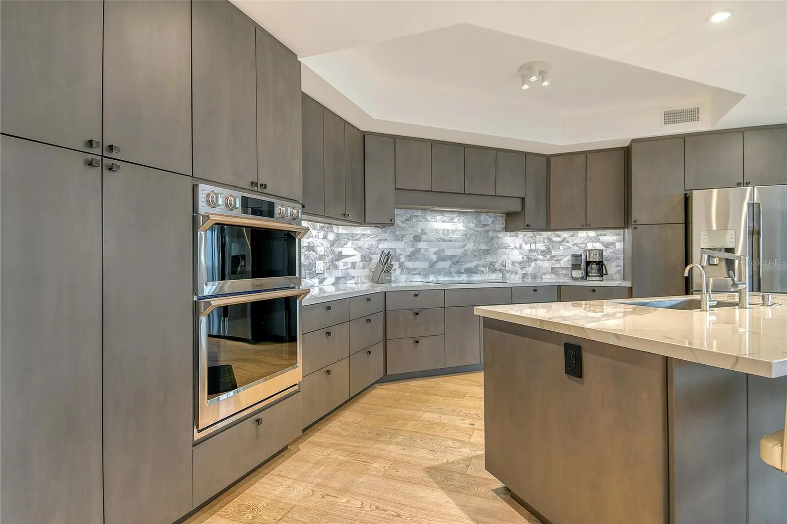 401 NORTH POINT RD #404, #404