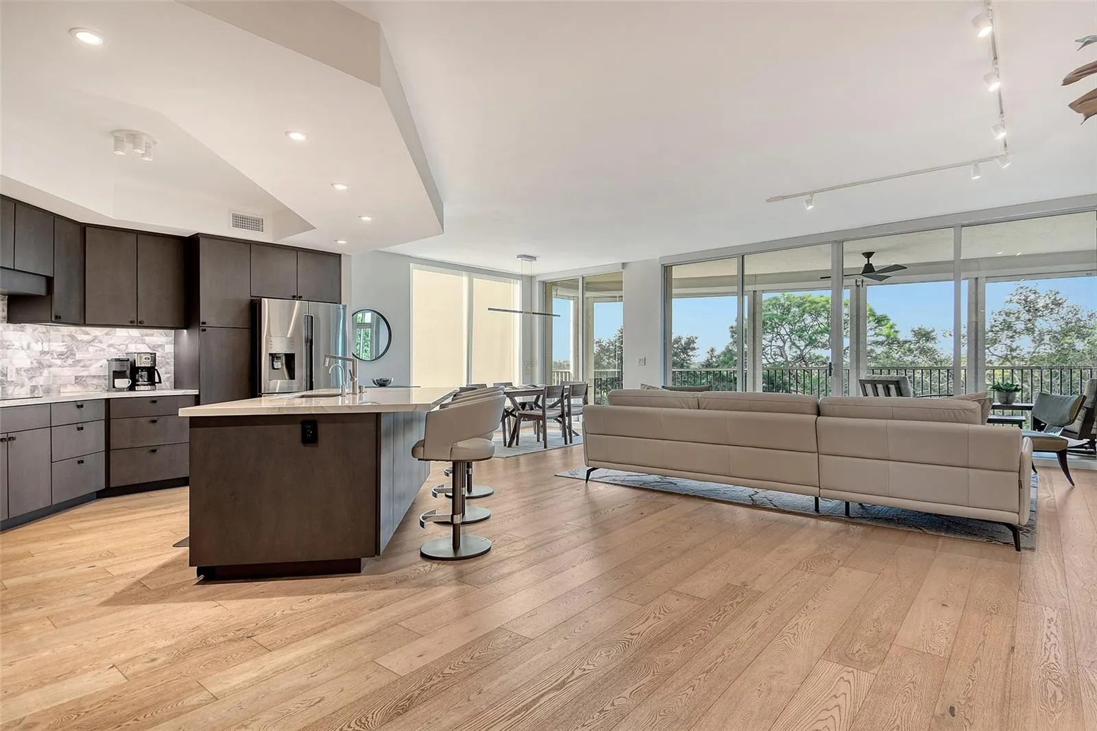 401 NORTH POINT RD #404, #404