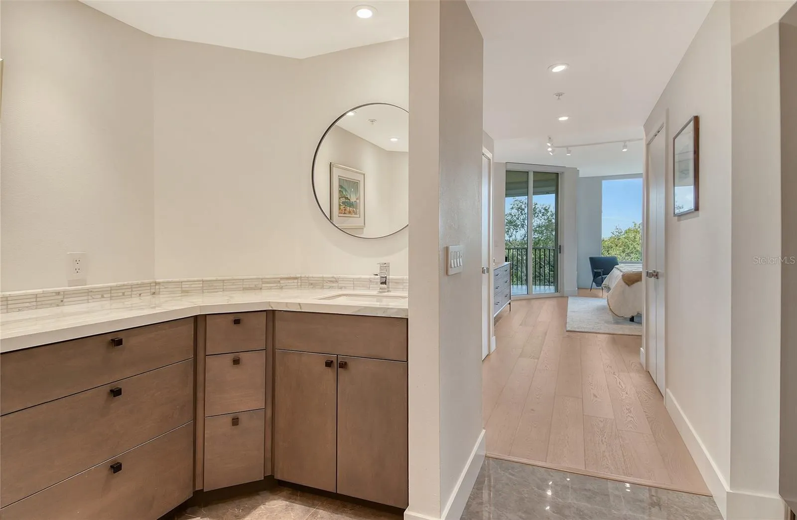 401 NORTH POINT RD #404, #404