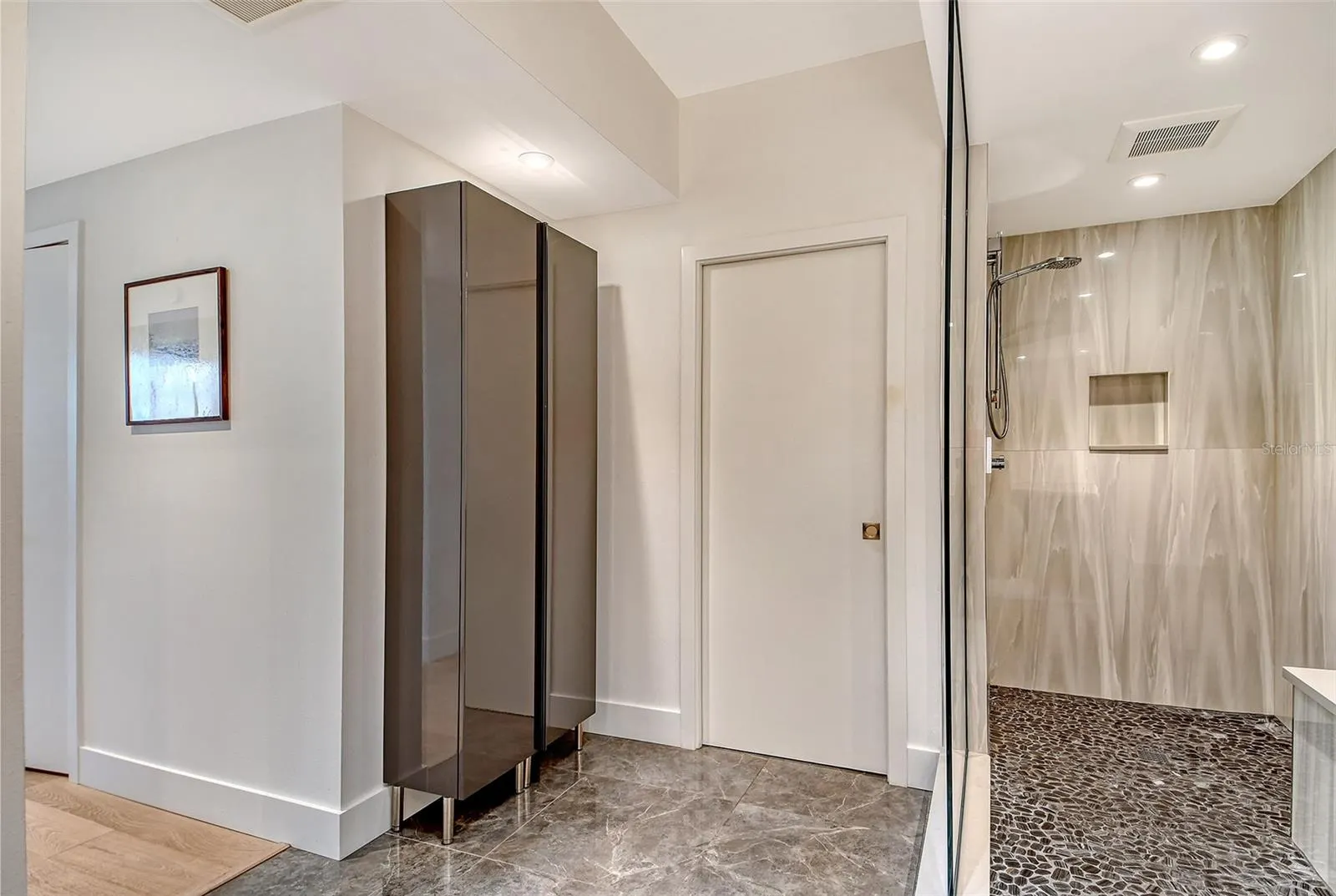 401 NORTH POINT RD #404, #404
