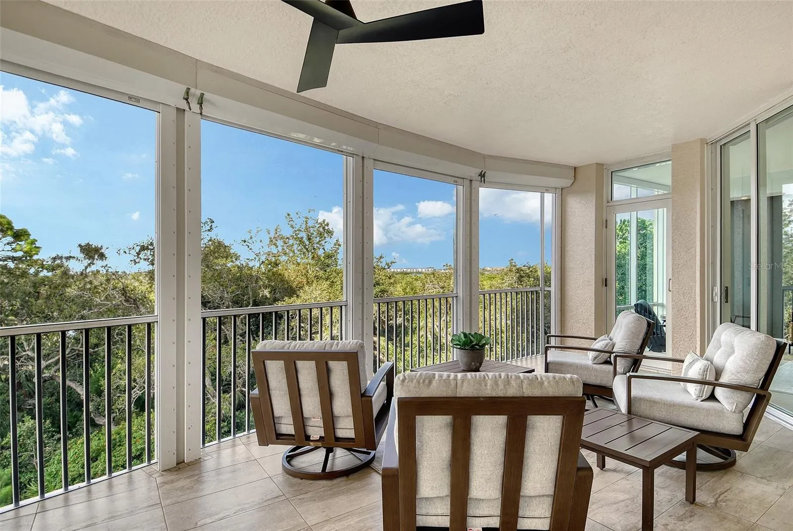 401 NORTH POINT RD #404, #404