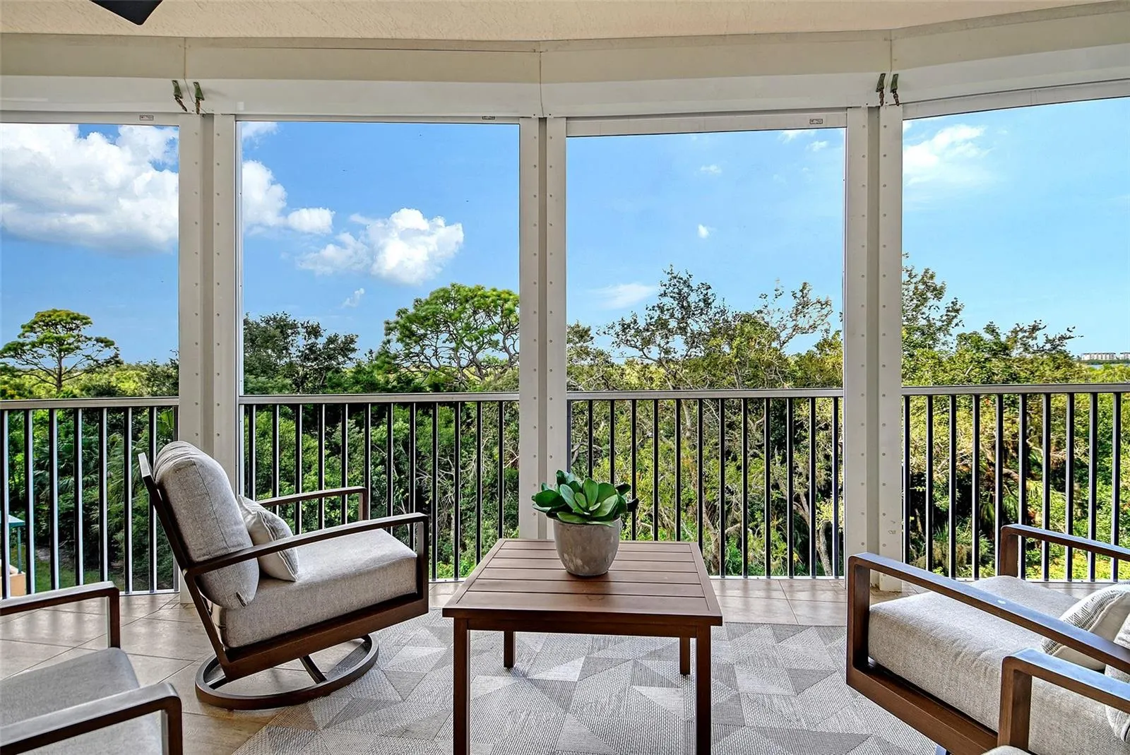 401 NORTH POINT RD #404, #404
