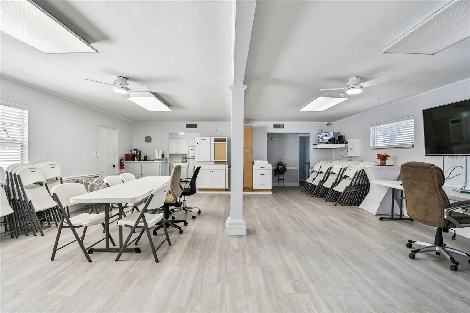 6068 ARLENE WAY