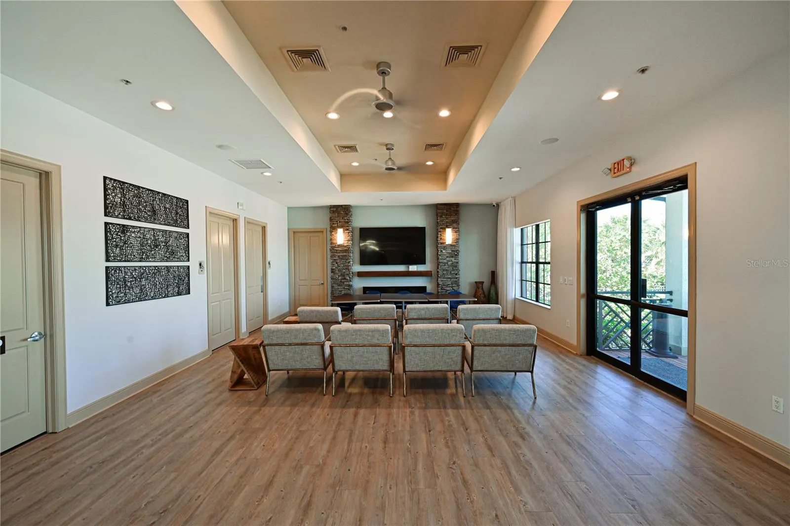 931 MANGROVE EDGE CT