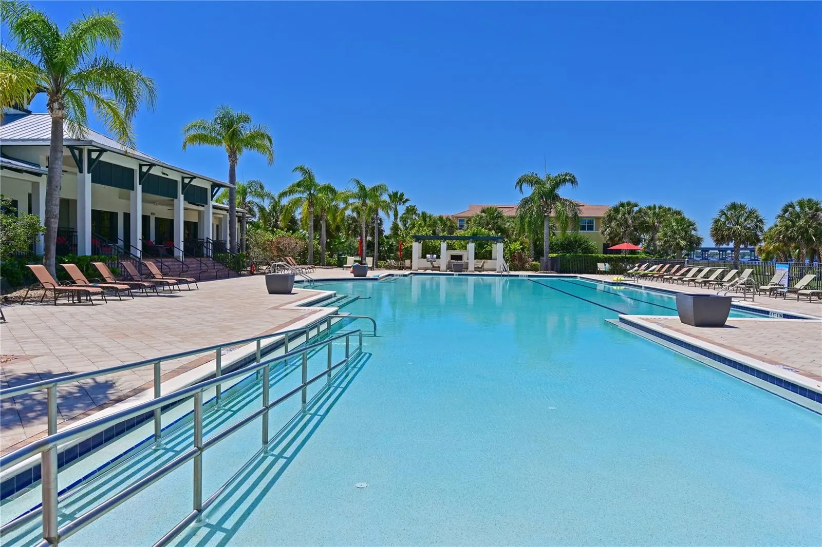 931 MANGROVE EDGE CT