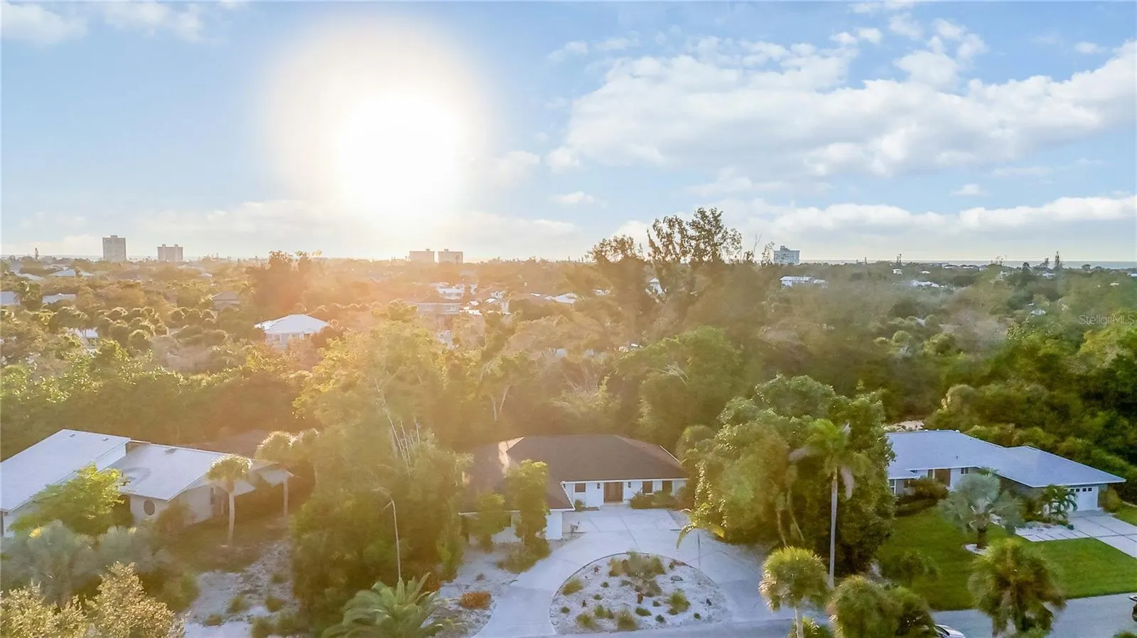 635 TROPICAL CIR