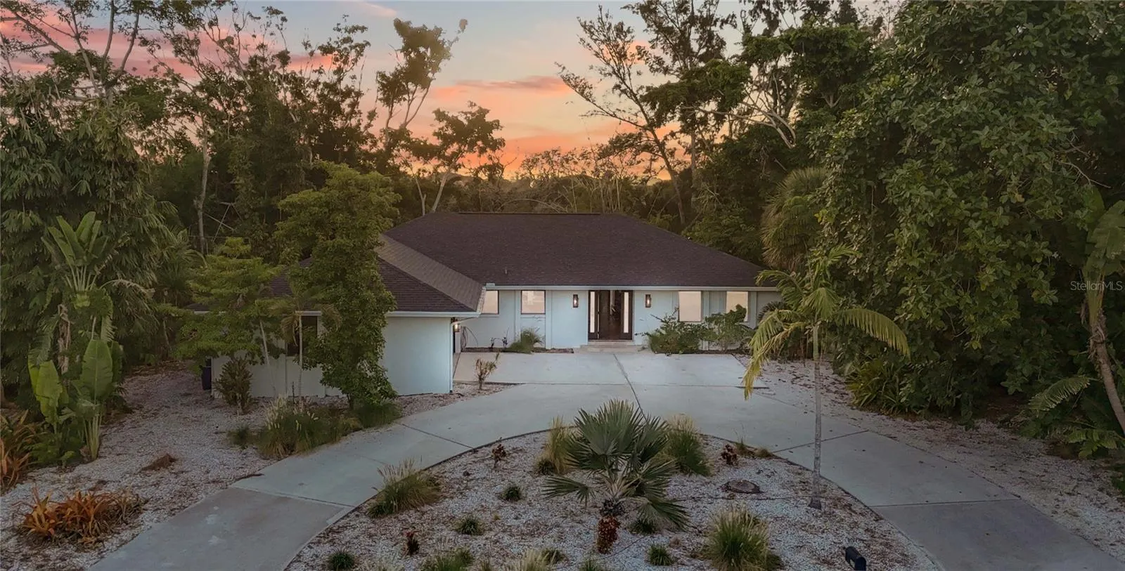 635 TROPICAL CIR