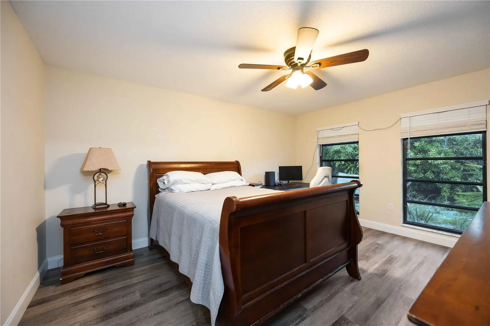 635 TROPICAL CIR