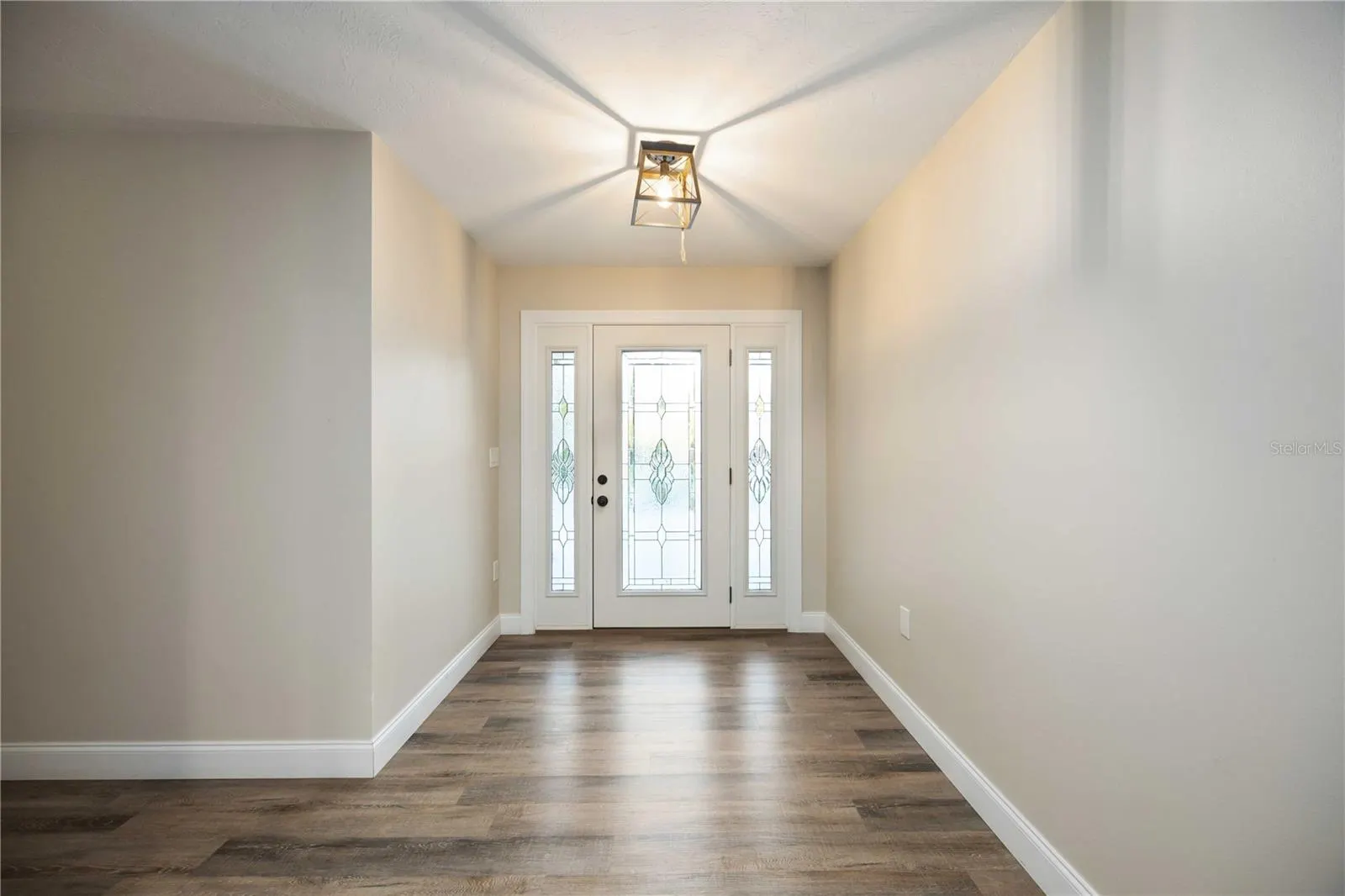 635 TROPICAL CIR