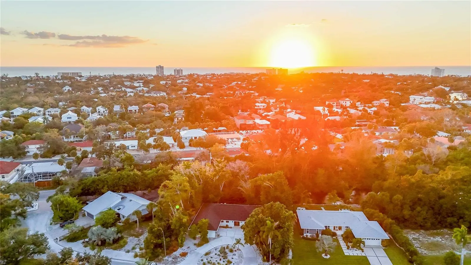 635 TROPICAL CIR