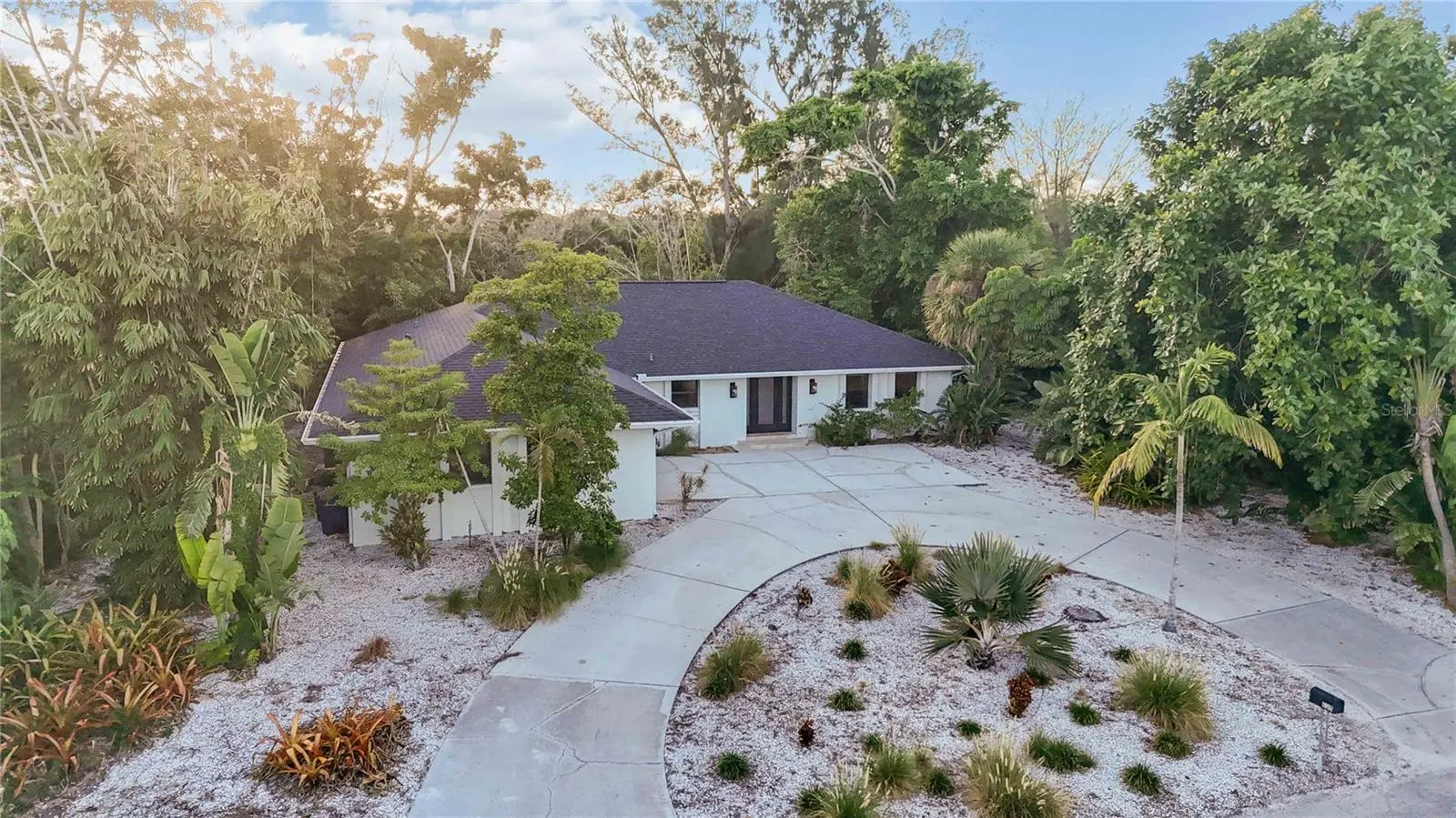 635 TROPICAL CIR