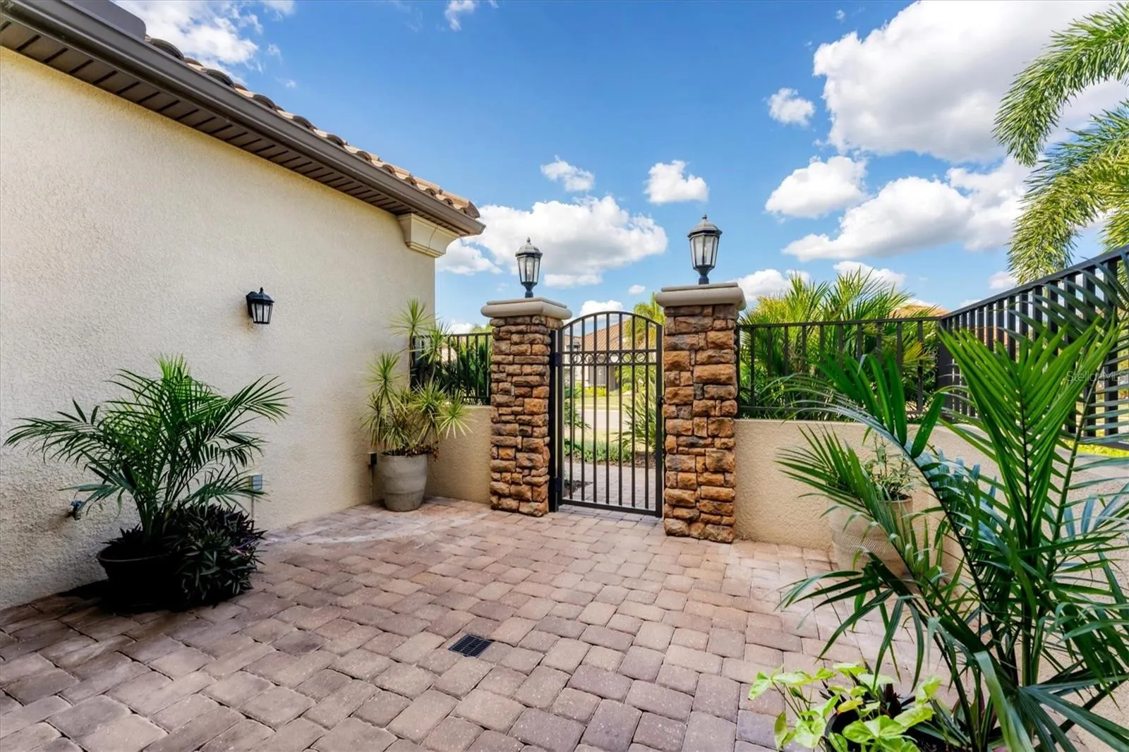 13046 SORRENTO WAY
